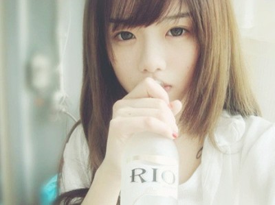 最火的空间说说:我是一个情绪疯子,每天为你换几百遍心情