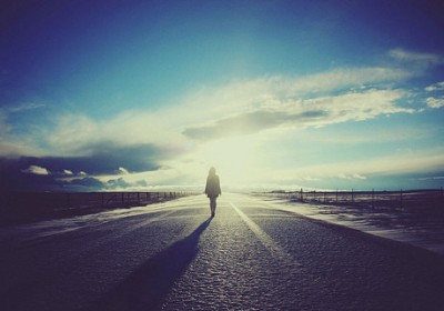 美到心痛的说说:世界上最短的咒语,是一个人的名字